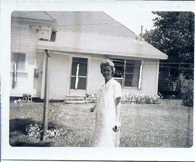 Mom Backyard 1981.jpg